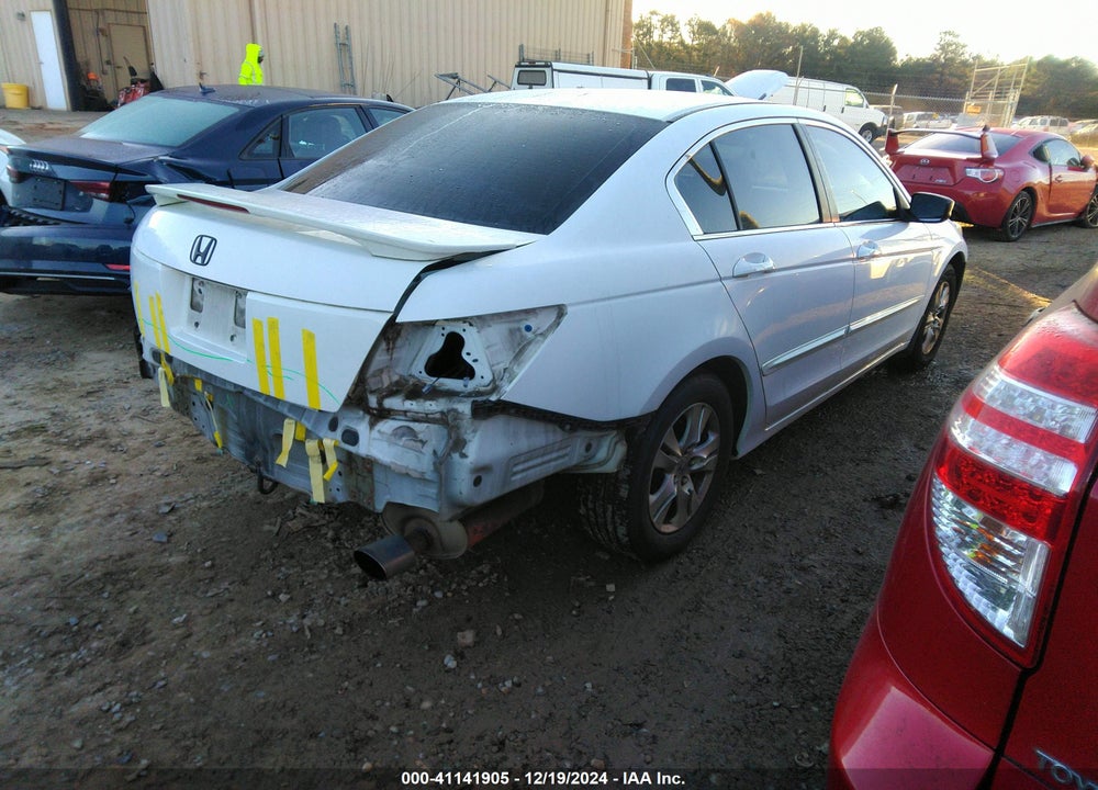 2008 HONDA ACCORD VIN: 1HGCP26448A042130