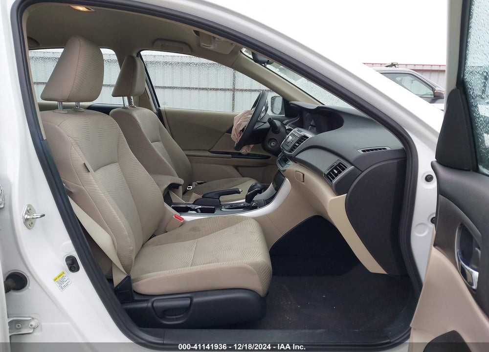2015 HONDA ACCORD LX VIN: 1HGCR2F33FA195645