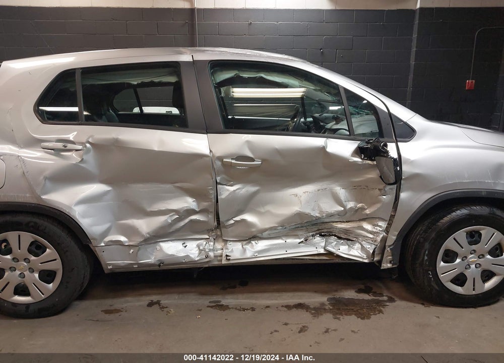 2017 CHEVROLET TRAX LS VIN: KL7CJKSB4HB258118