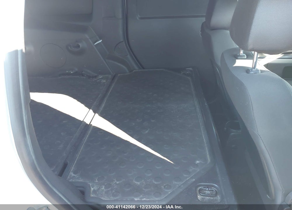2010 CHEVROLET HHR PANEL LS VIN: 3GCAAADB0AS611398