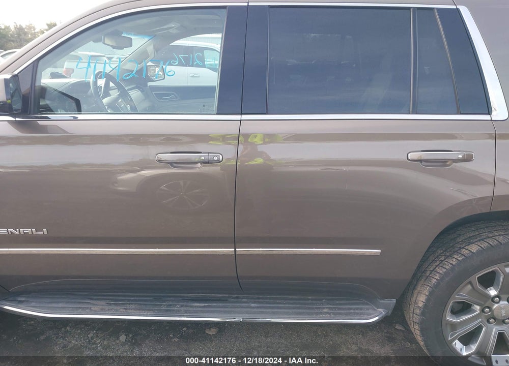 2016 GMC YUKON DENALI VIN: 1GKS2CKJXGR243240