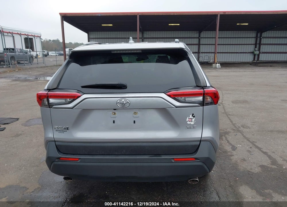 2021 TOYOTA RAV4 XLE VIN: JTMW1RFV6MD067019