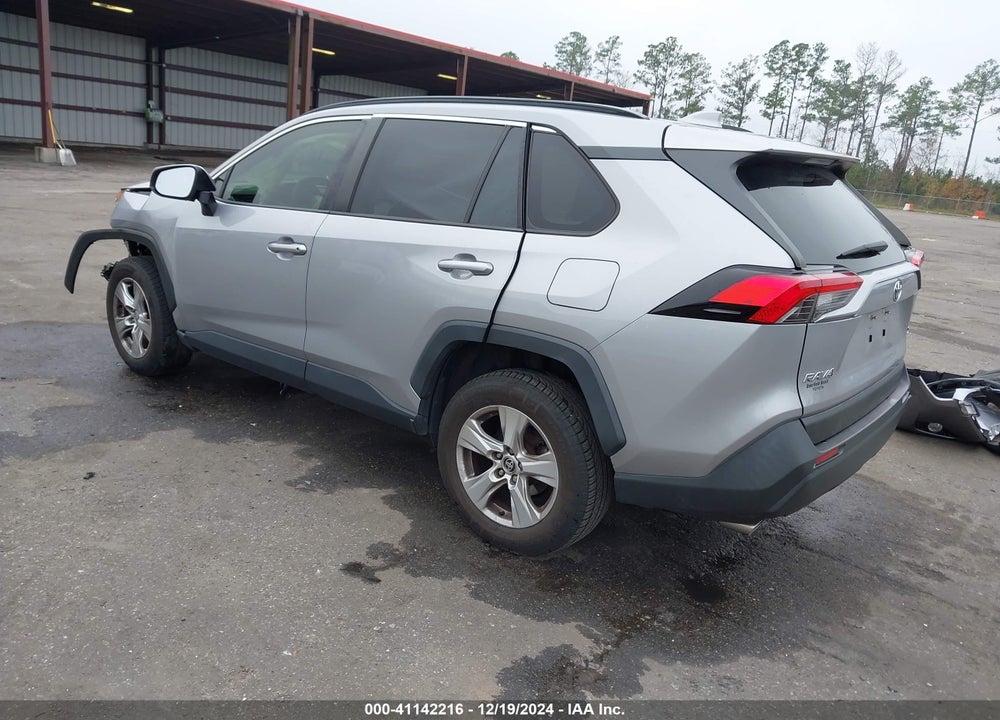 2021 TOYOTA RAV4 XLE VIN: JTMW1RFV6MD067019