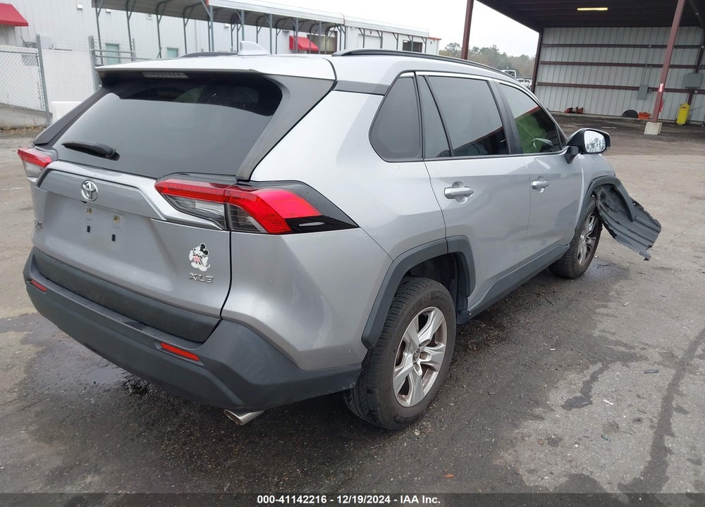2021 TOYOTA RAV4 XLE VIN: JTMW1RFV6MD067019