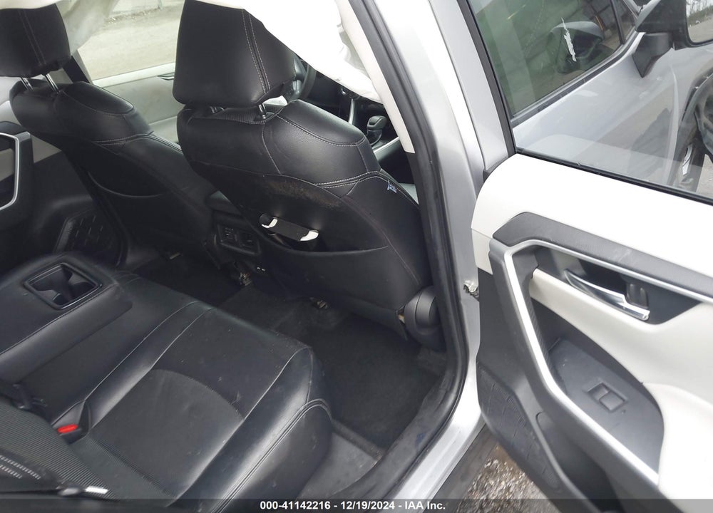 2021 TOYOTA RAV4 XLE VIN: JTMW1RFV6MD067019
