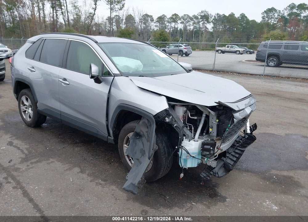2021 TOYOTA RAV4 XLE VIN: JTMW1RFV6MD067019