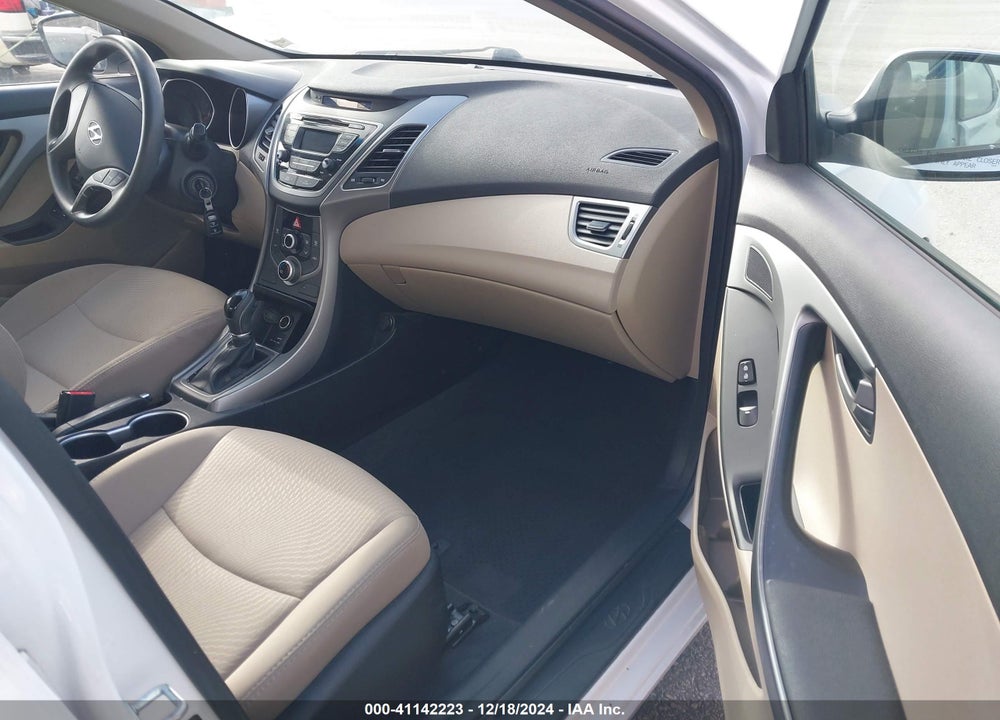2016 HYUNDAI ELANTRA SE VIN: 5NPDH4AE5GH797354
