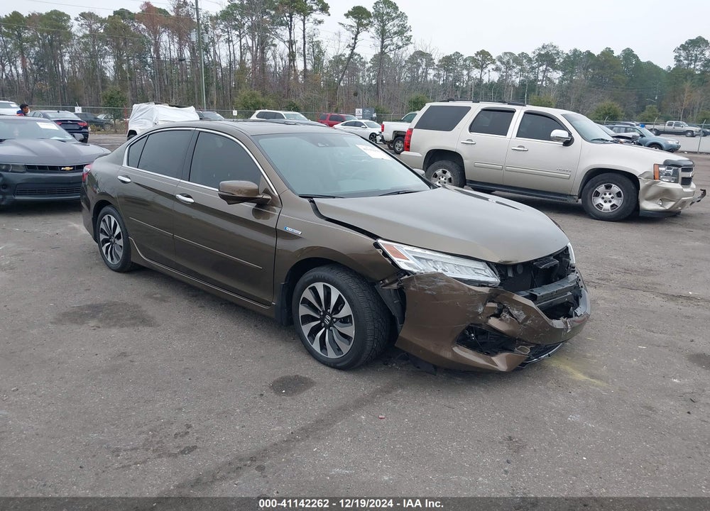 2017 HONDA ACCORD HYBRID TOURING VIN: JHMCR6F70HC019506