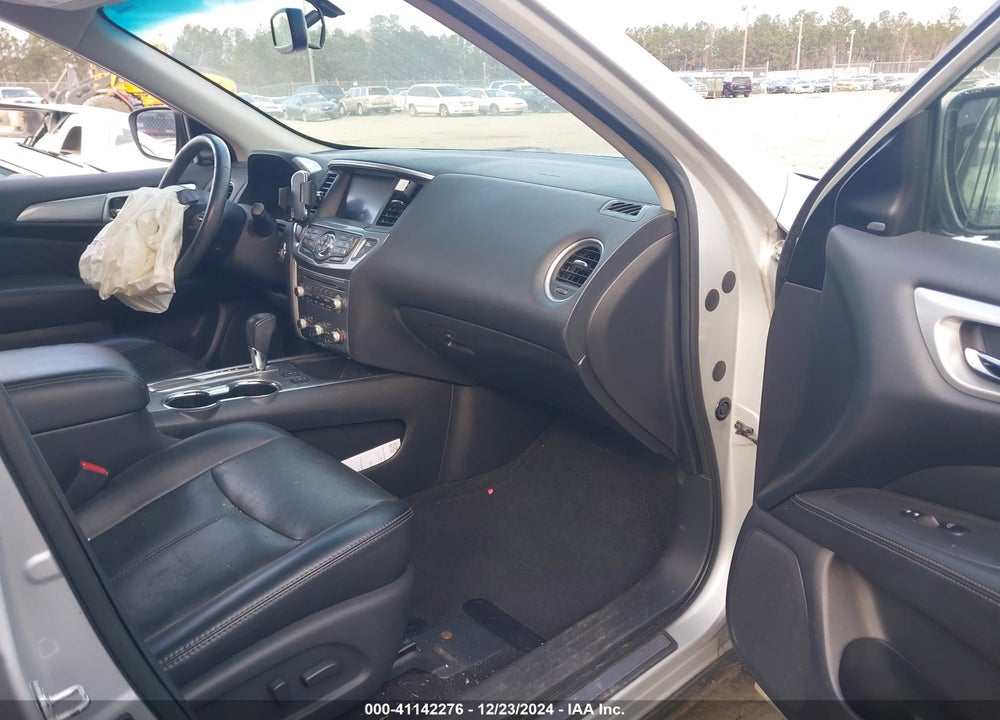 2018 NISSAN PATHFINDER VIN: 5N1DR2MN5JC605426