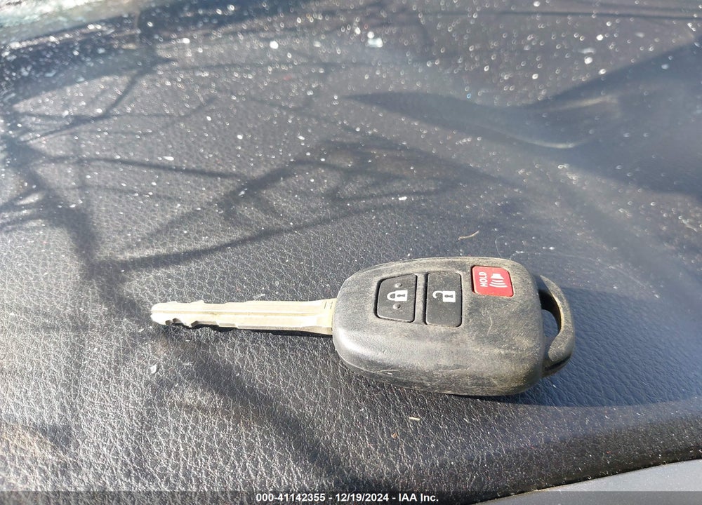 2016 TOYOTA RAV4 LE VIN: 2T3BFREVXGW451572