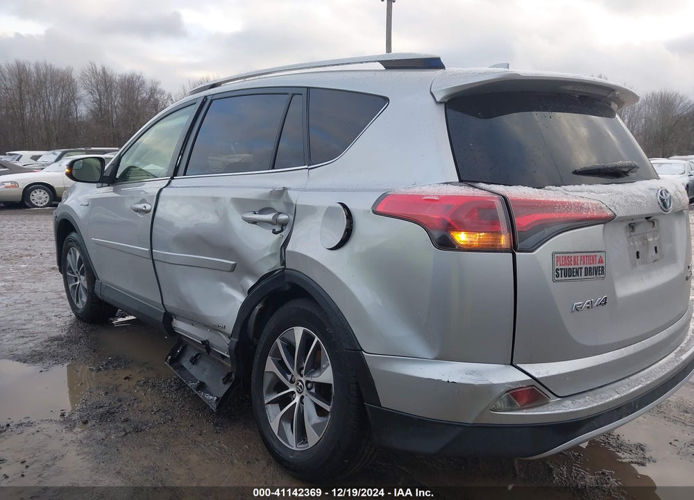 2016 TOYOTA RAV4 HYBRID XLE VIN: JTMRJREV6GD039868