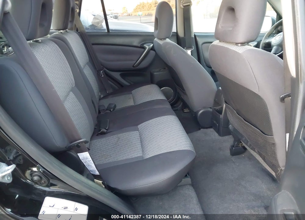 2005 TOYOTA RAV4 VIN: JTEGD20V350048458