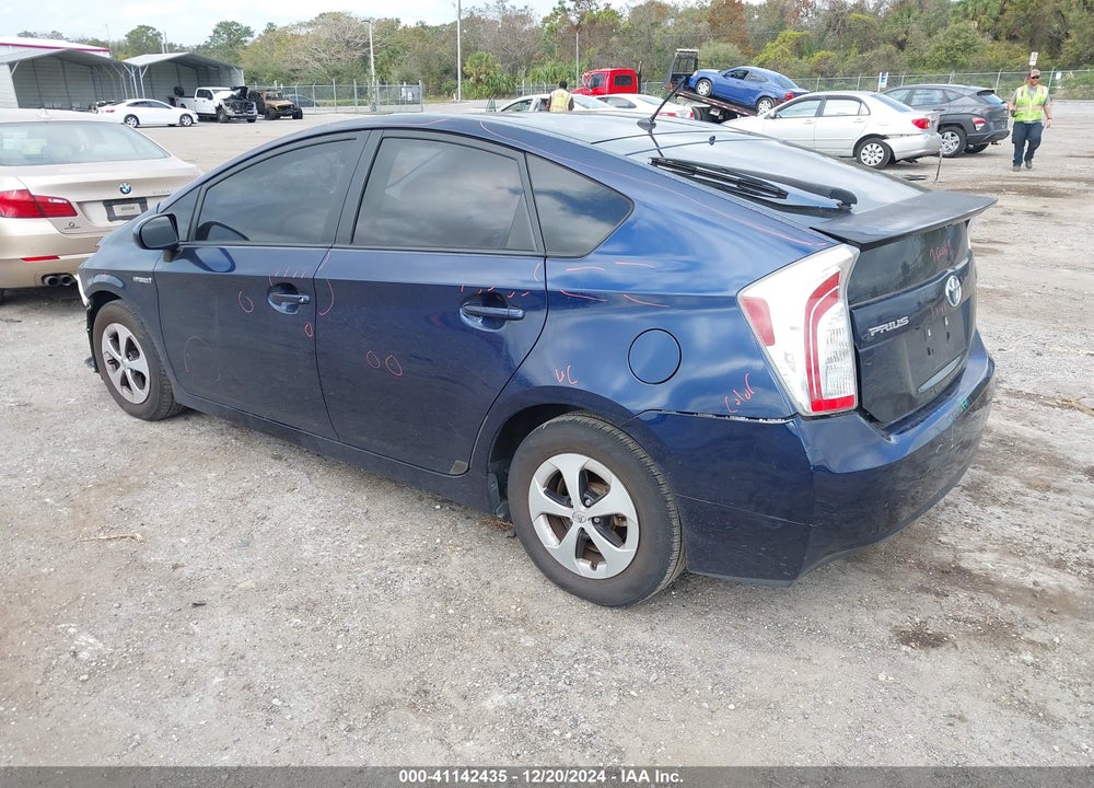 2015 TOYOTA PRIUS TWO VIN: JTDKN3DU1F1881433