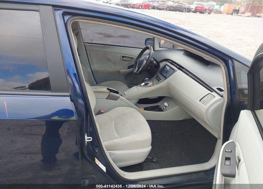 2015 TOYOTA PRIUS TWO VIN: JTDKN3DU1F1881433