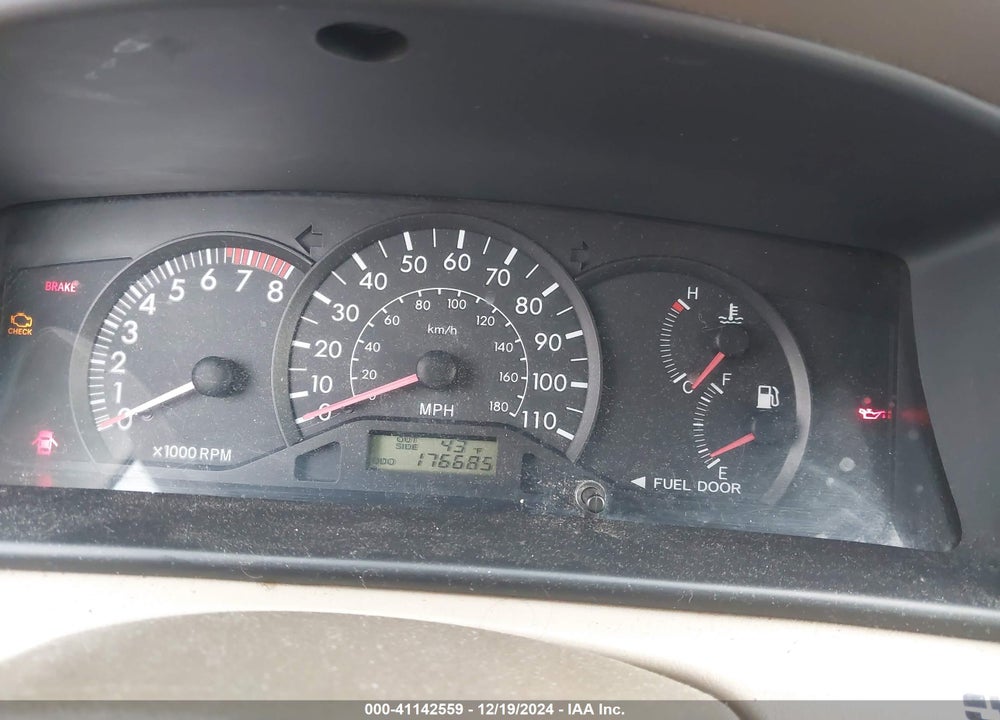 2004 TOYOTA COROLLA CE VIN: JTDBR32EX42031212