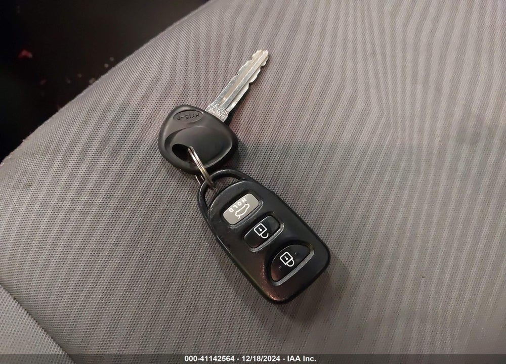 2013 HYUNDAI ELANTRA GLS VIN: 5NPDH4AE0DH249435
