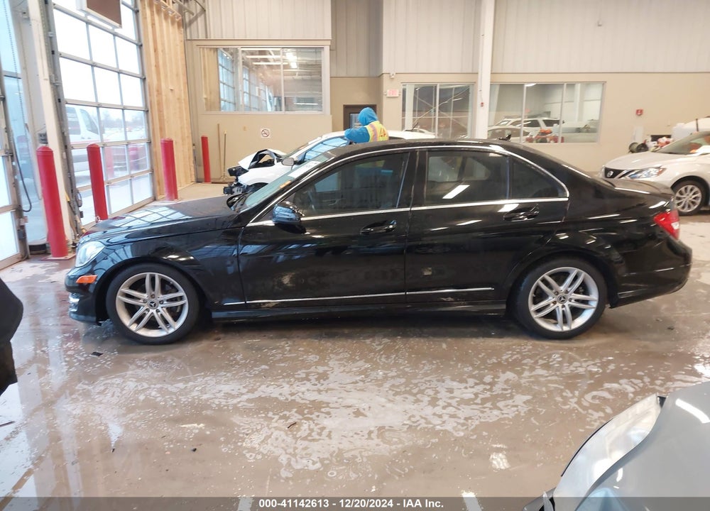 2012 MERCEDES-BENZ C 300 LUXURY 4MATIC/SPORT 4MATIC VIN: WDDGF8BB3CR235752