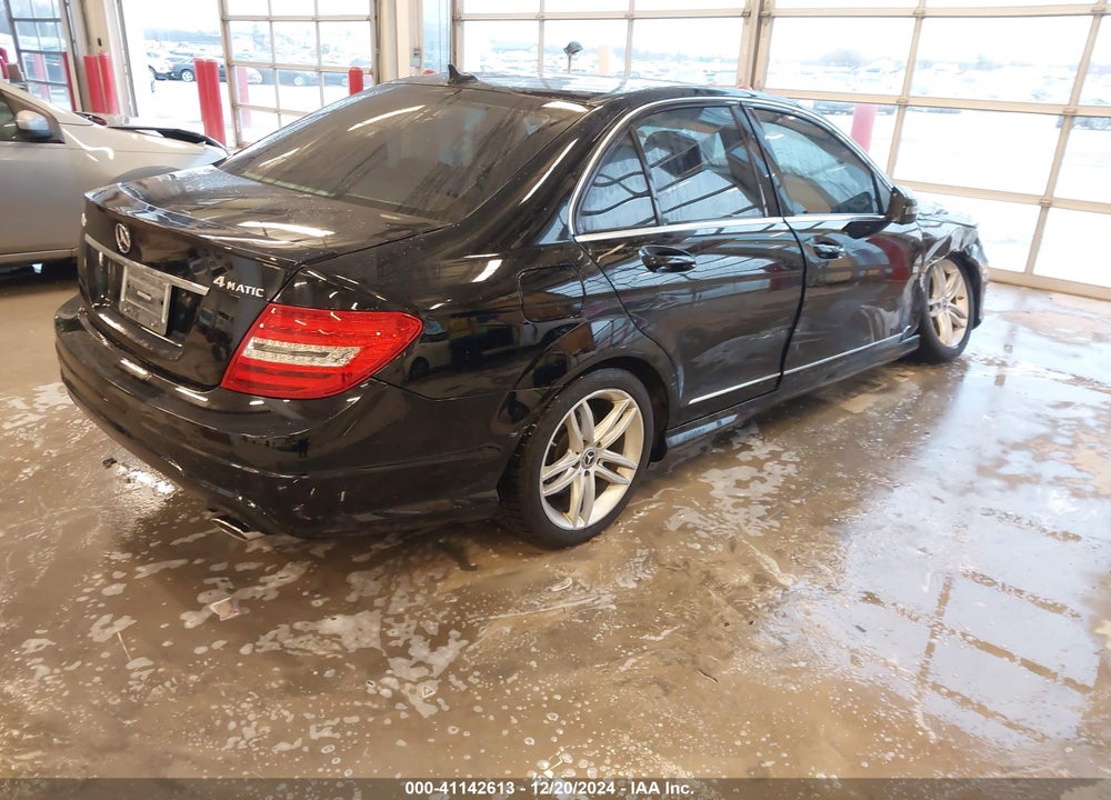 2012 MERCEDES-BENZ C 300 LUXURY 4MATIC/SPORT 4MATIC VIN: WDDGF8BB3CR235752