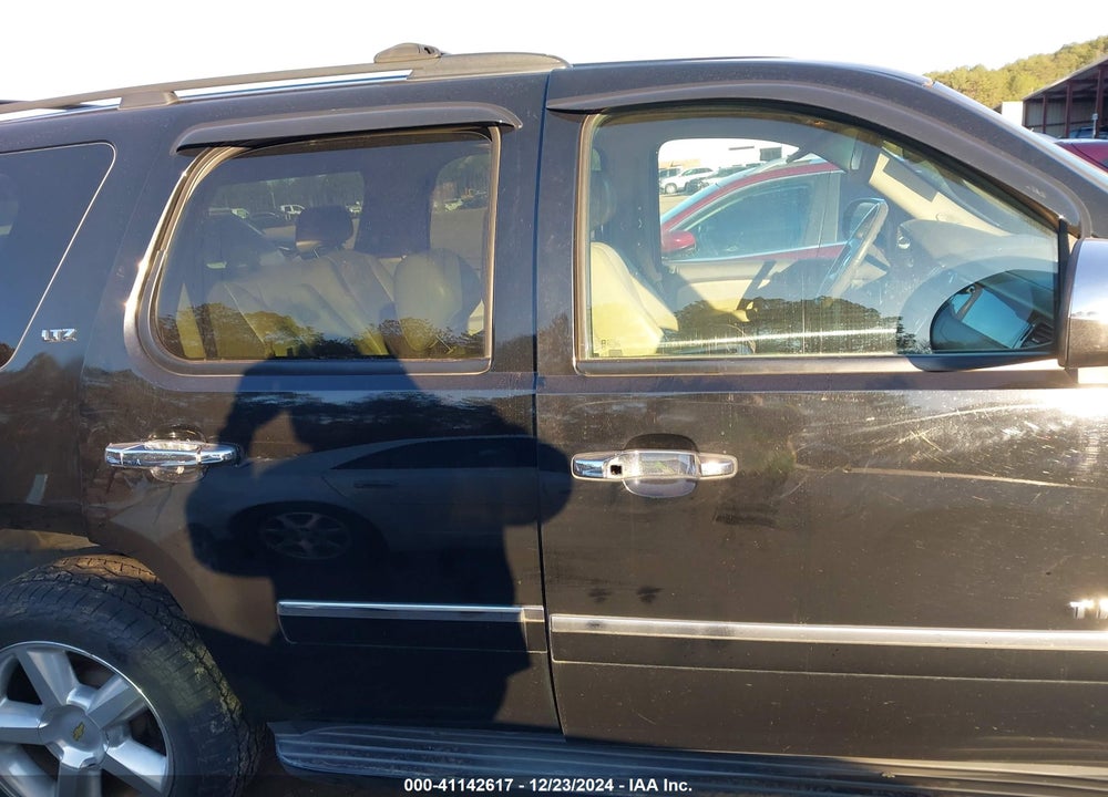 2010 CHEVROLET TAHOE LTZ VIN: 1GNUKCE0XAR278348