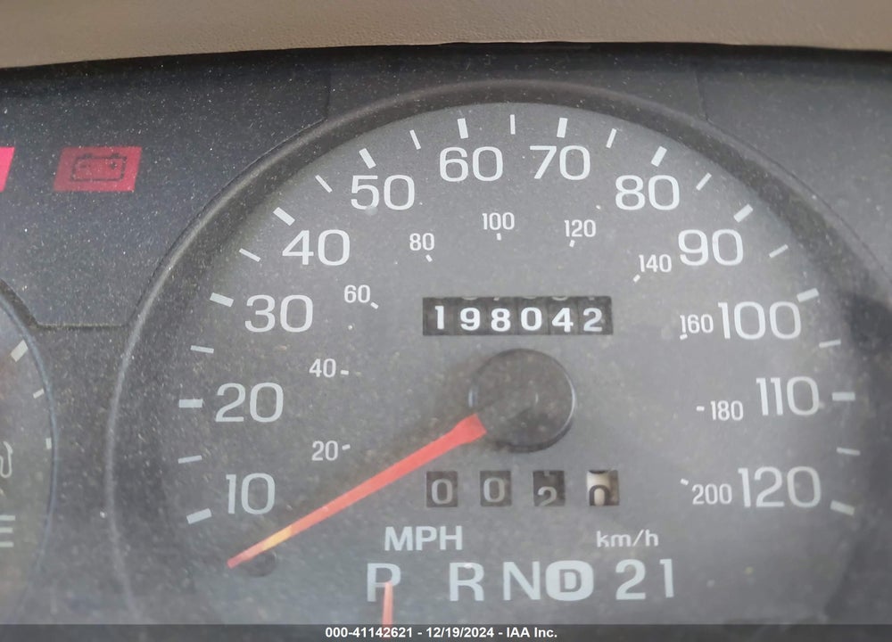 2005 MERCURY GRAND MARQUIS GS VIN: 2MEFM74W95X656212