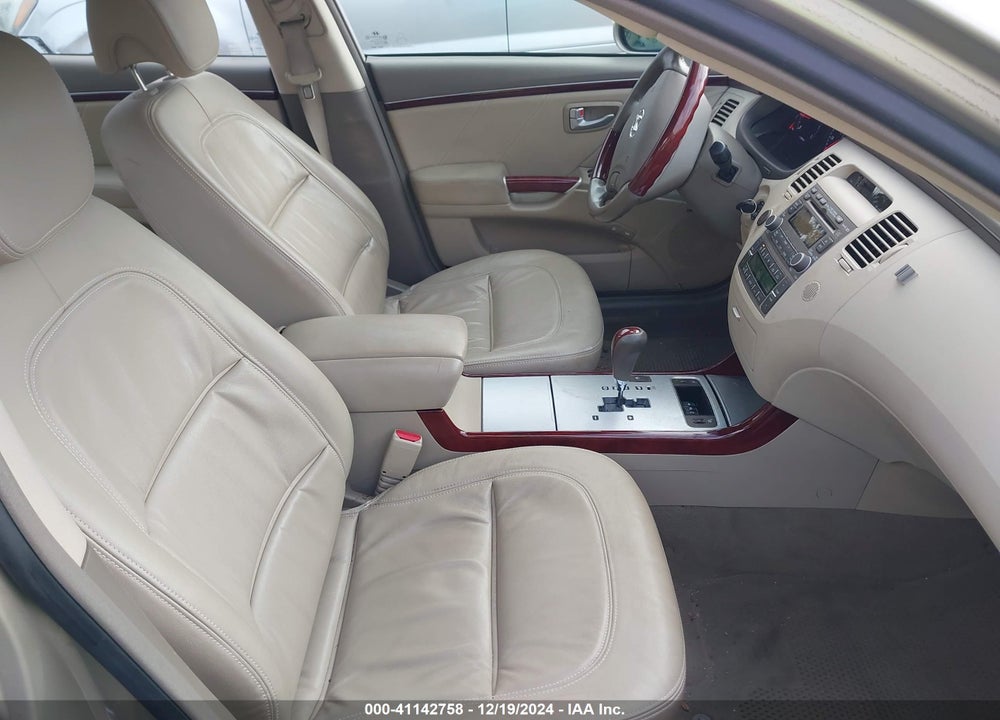 2008 HYUNDAI AZERA LIMITED VIN: KMHFC46F08A332770