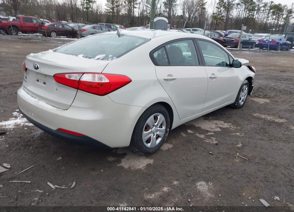 2015 KIA FORTE LX VIN: KNAFK4A68F5388196