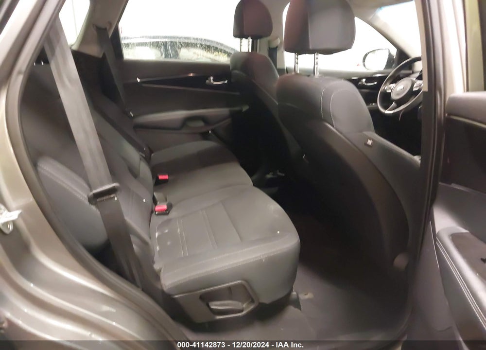 2018 KIA SORENTO 2.4L LX VIN: 5XYPGDA39JG380915