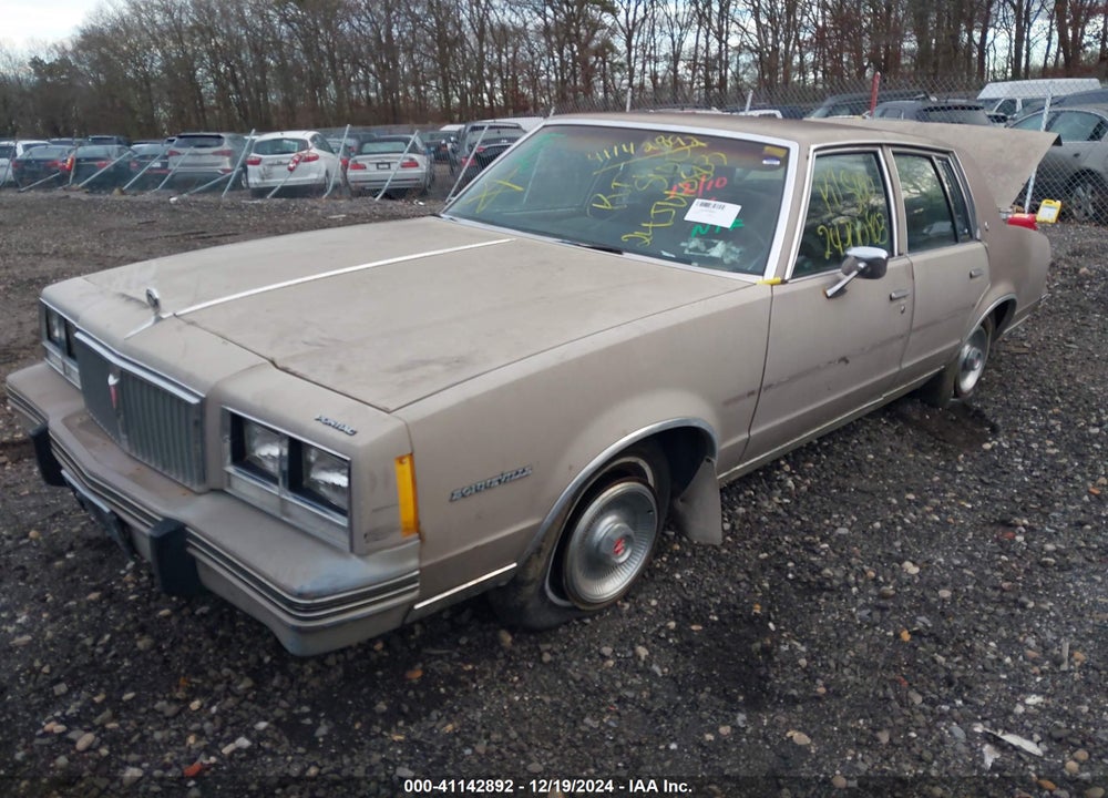 1983 PONTIAC BONNEVILLE VIN: 2G2AN69A1D2210328