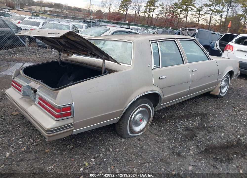 1983 PONTIAC BONNEVILLE VIN: 2G2AN69A1D2210328