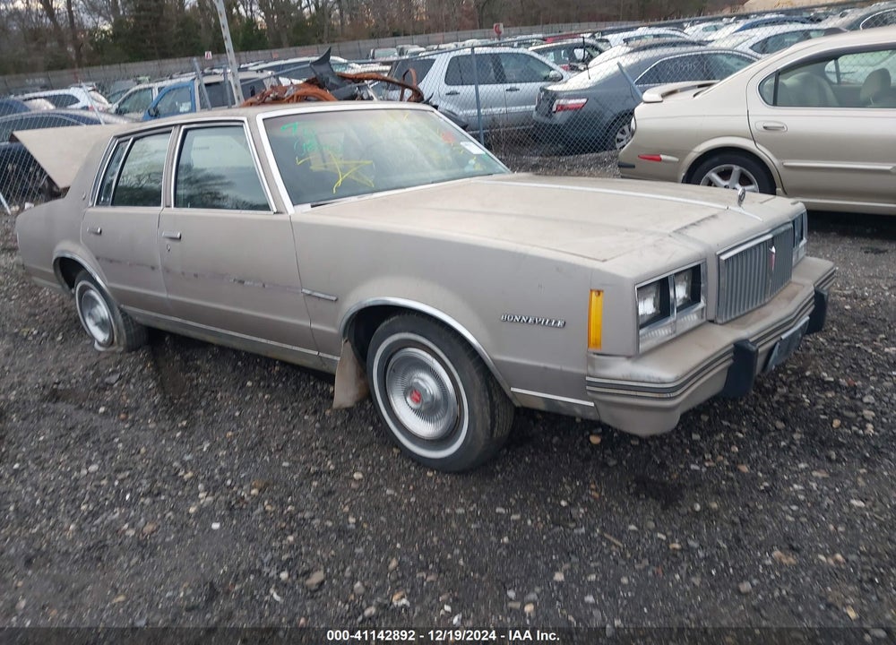 1983 PONTIAC BONNEVILLE VIN: 2G2AN69A1D2210328