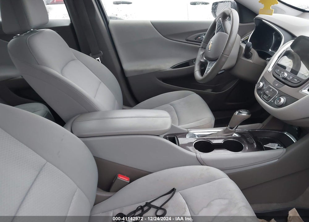 2016 CHEVROLET MALIBU VIN: 1G1ZE5ST1GF195541