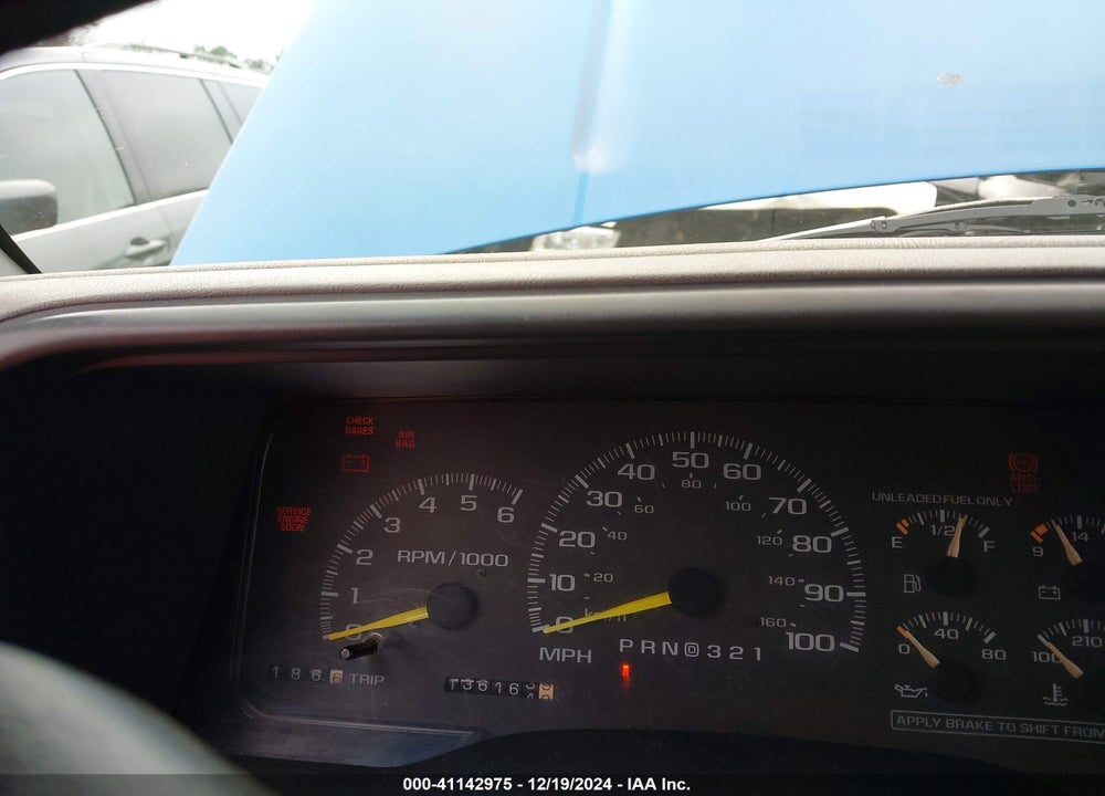 1997 CHEVROLET C1500 FLEETSIDE VIN: 1GCEC14R2VZ217256