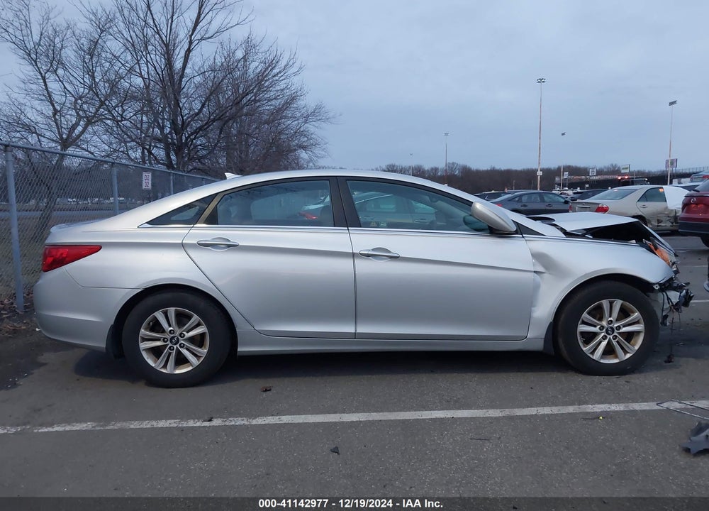 2013 HYUNDAI SONATA GLS VIN: 5NPEB4AC3DH551810