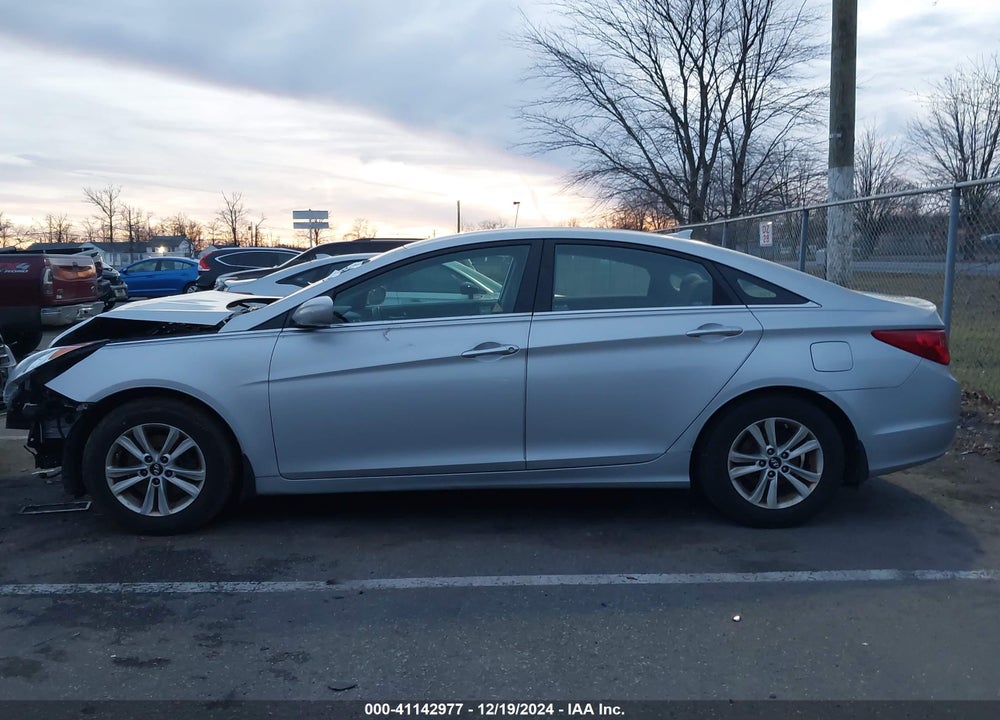 2013 HYUNDAI SONATA GLS VIN: 5NPEB4AC3DH551810