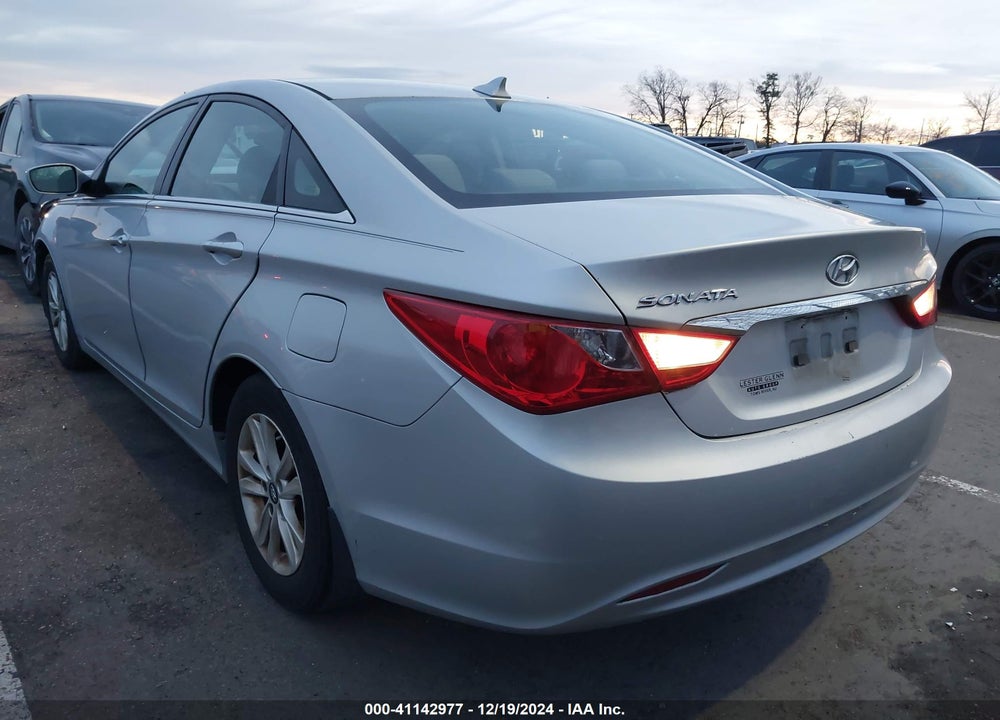 2013 HYUNDAI SONATA GLS VIN: 5NPEB4AC3DH551810