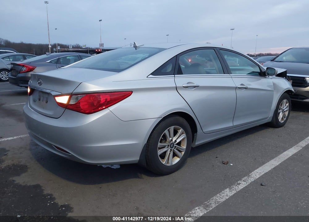 2013 HYUNDAI SONATA GLS VIN: 5NPEB4AC3DH551810