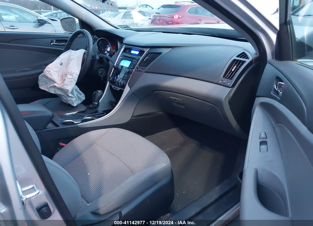 2013 HYUNDAI SONATA GLS VIN: 5NPEB4AC3DH551810