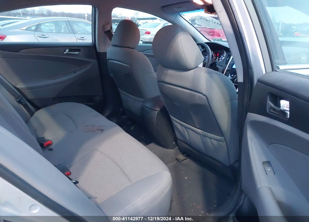 2013 HYUNDAI SONATA GLS VIN: 5NPEB4AC3DH551810
