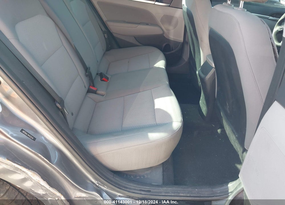 2019 HYUNDAI ELANTRA VIN: 5NPD84LF1KH435116
