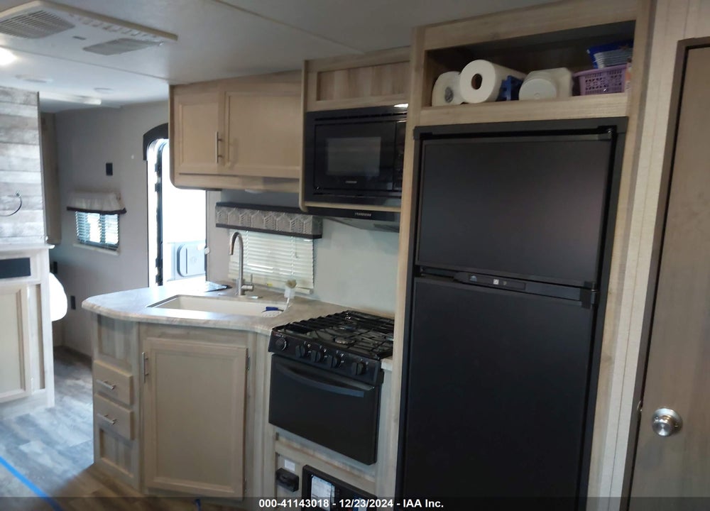 2020 COACHMEN CATALINA SUMMIT SERI VIN: 5ZT2CARB7LU035852