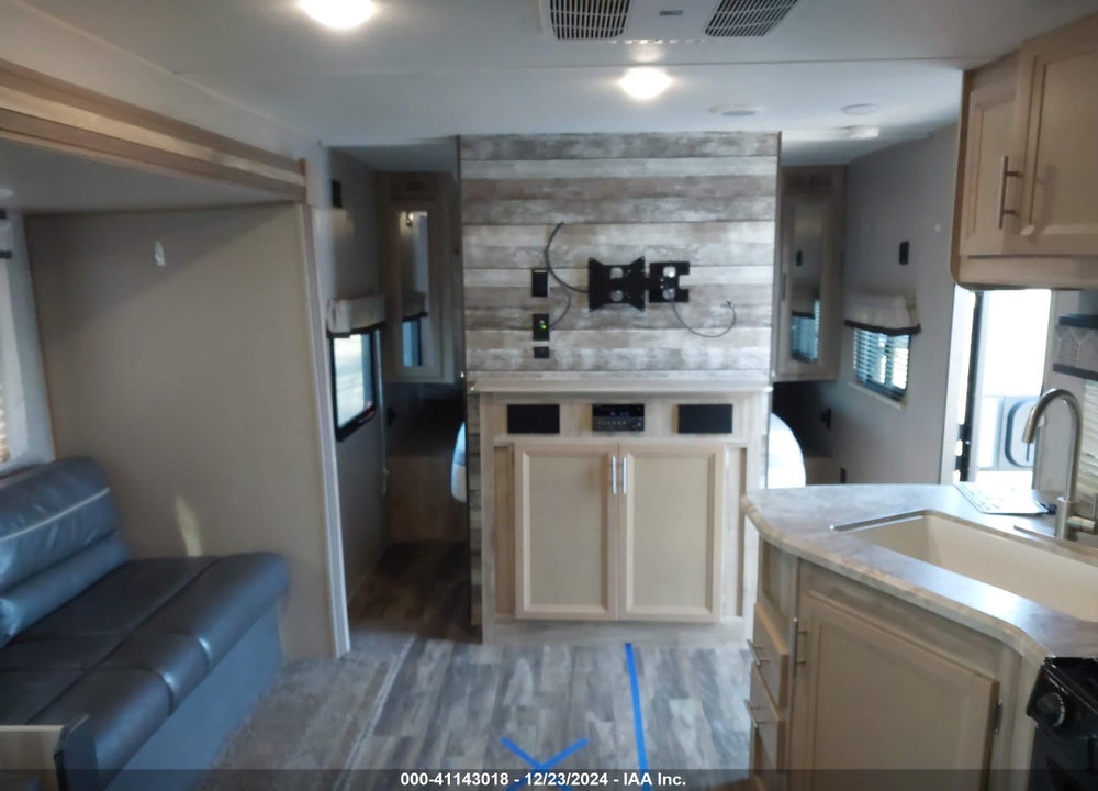 2020 COACHMEN CATALINA SUMMIT SERI VIN: 5ZT2CARB7LU035852