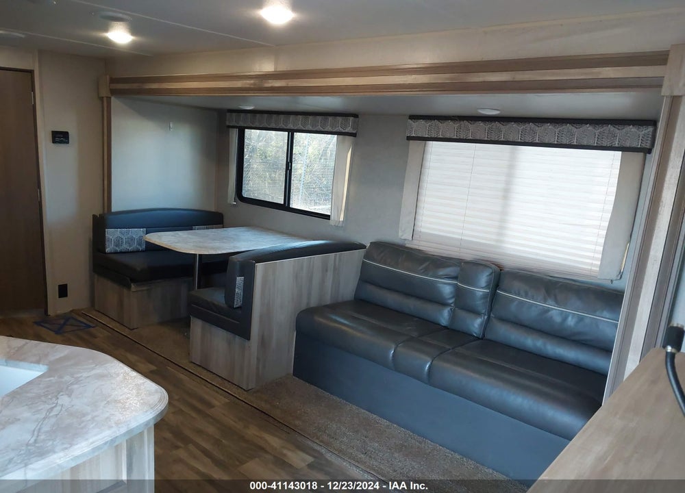 2020 COACHMEN CATALINA SUMMIT SERI VIN: 5ZT2CARB7LU035852
