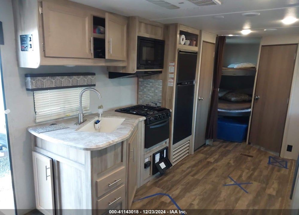2020 COACHMEN CATALINA SUMMIT SERI VIN: 5ZT2CARB7LU035852