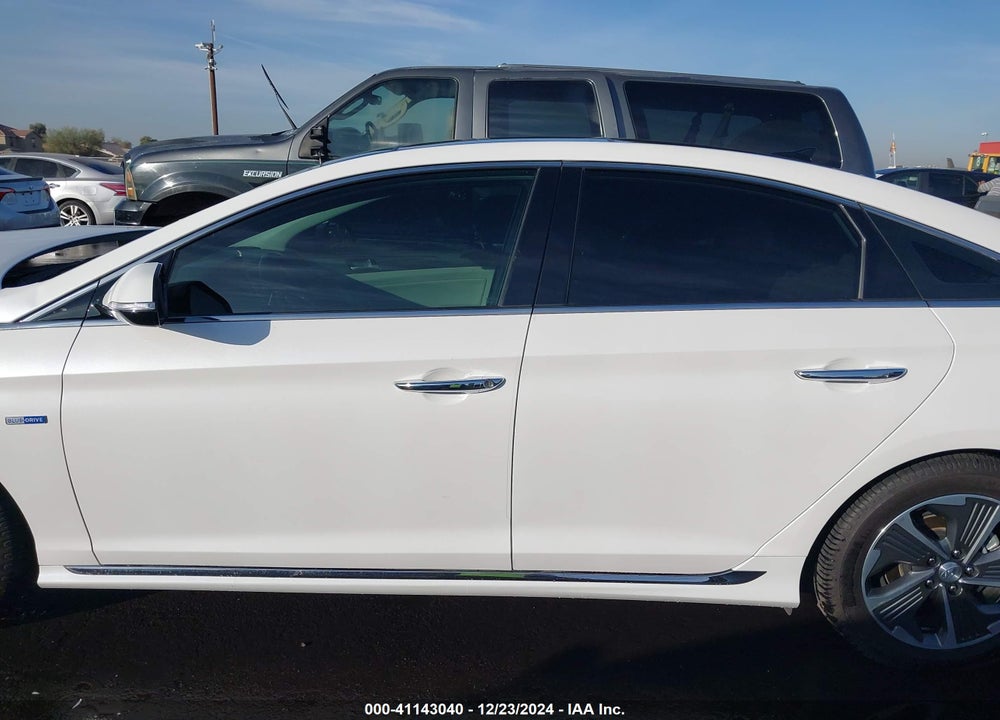 2019 HYUNDAI SONATA HYBRID LIMITED VIN: KMHE34L38KA088055