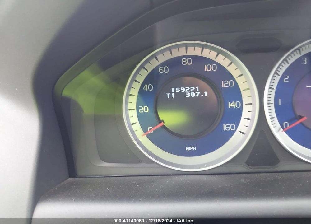 2013 VOLVO XC60 T6/T6 PLATINUM/T6 PREMIER PLUS/T6 R-DESIGN/T6 R-DESIGN PLATINUM/T6 R-DESIGN PREMIER PLUS VIN: YV4902DZ9D2441774