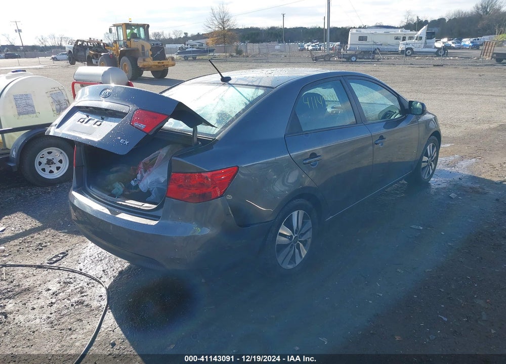 2013 KIA FORTE EX VIN: KNAFU4A26D5718440