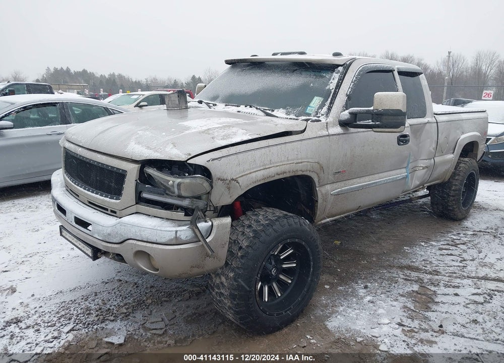 2005 GMC SIERRA 2500HD SLE VIN: 1GTHK29265E172914