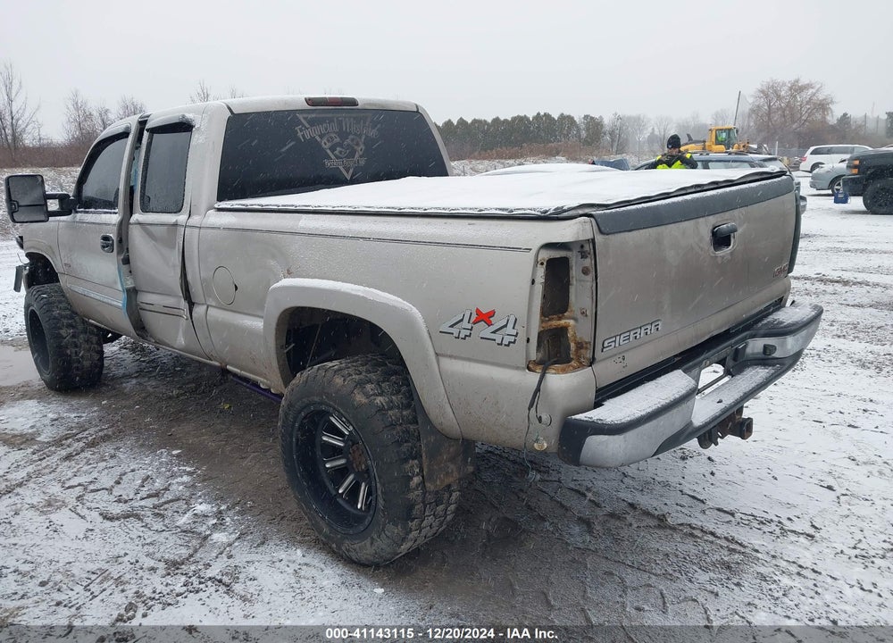 2005 GMC SIERRA 2500HD SLE VIN: 1GTHK29265E172914