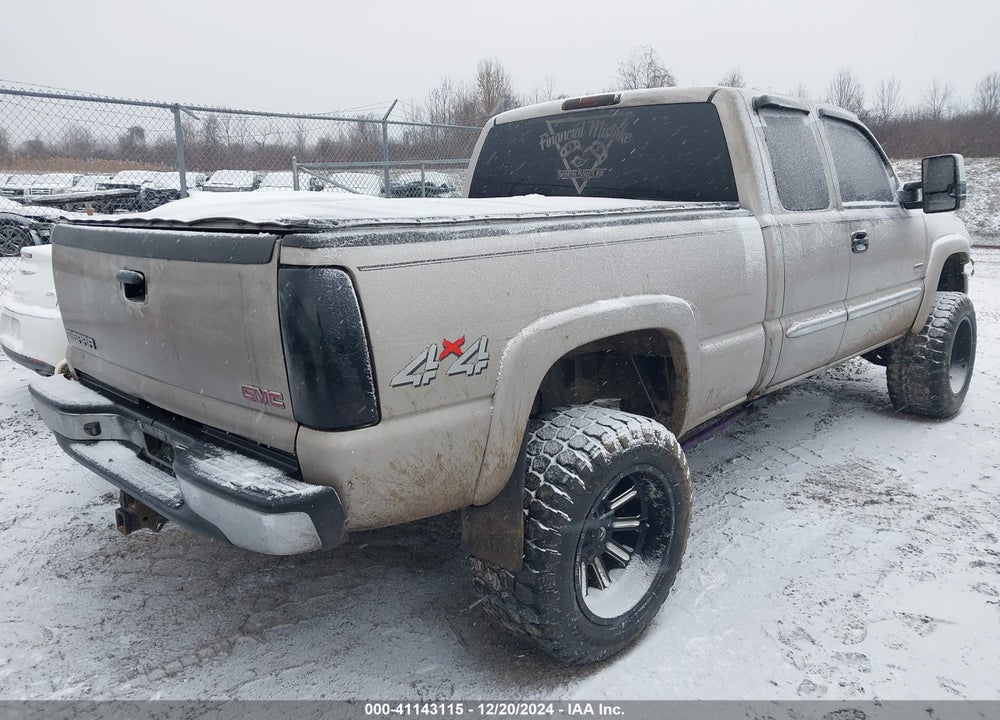 2005 GMC SIERRA 2500HD SLE VIN: 1GTHK29265E172914