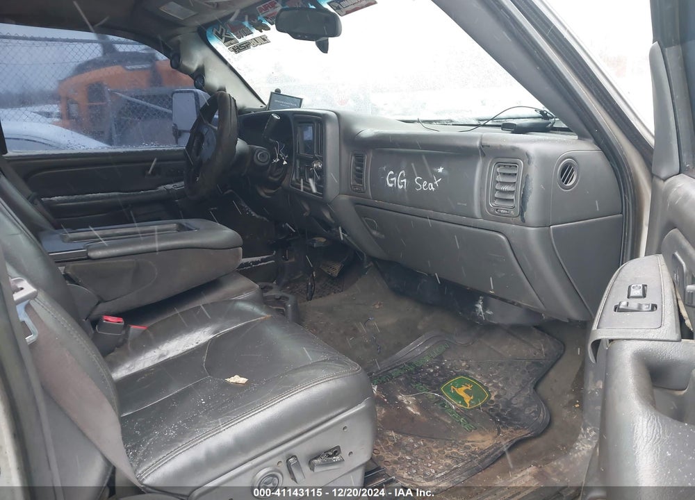 2005 GMC SIERRA 2500HD SLE VIN: 1GTHK29265E172914